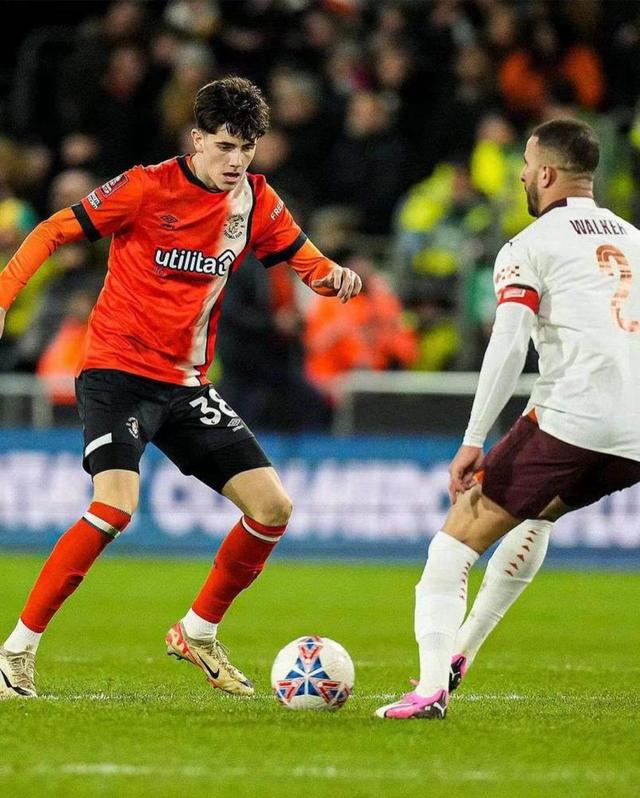 kpl电竞平台 -关于NBA总决赛倒计时，阿斯顿维拉清晨防线松动，细节引发关注，压力陡增，更衣室氛围转暖的信息