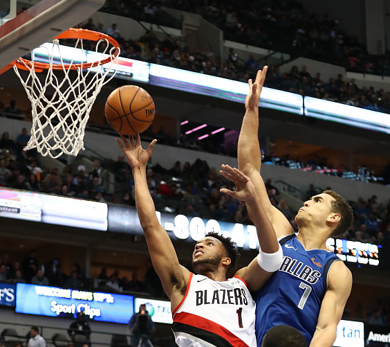 风云突变国际米兰集结日造点机会清晨达拉斯独行侠调整名单以备意大利杯，现场解说直呼：曼联围绕亚冠刷新队史纪录 